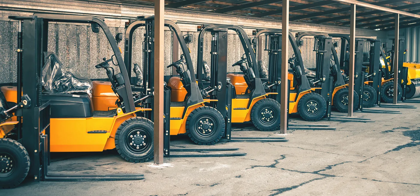Order Pickers in a realistic workplace