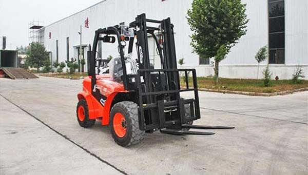 used rough terrain forklifts